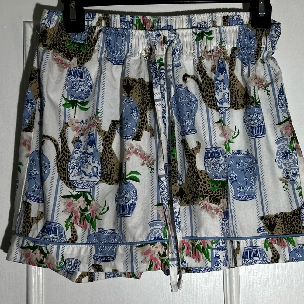 Women's Leopard Patterned Pajama Set - Picture 5 of 7
